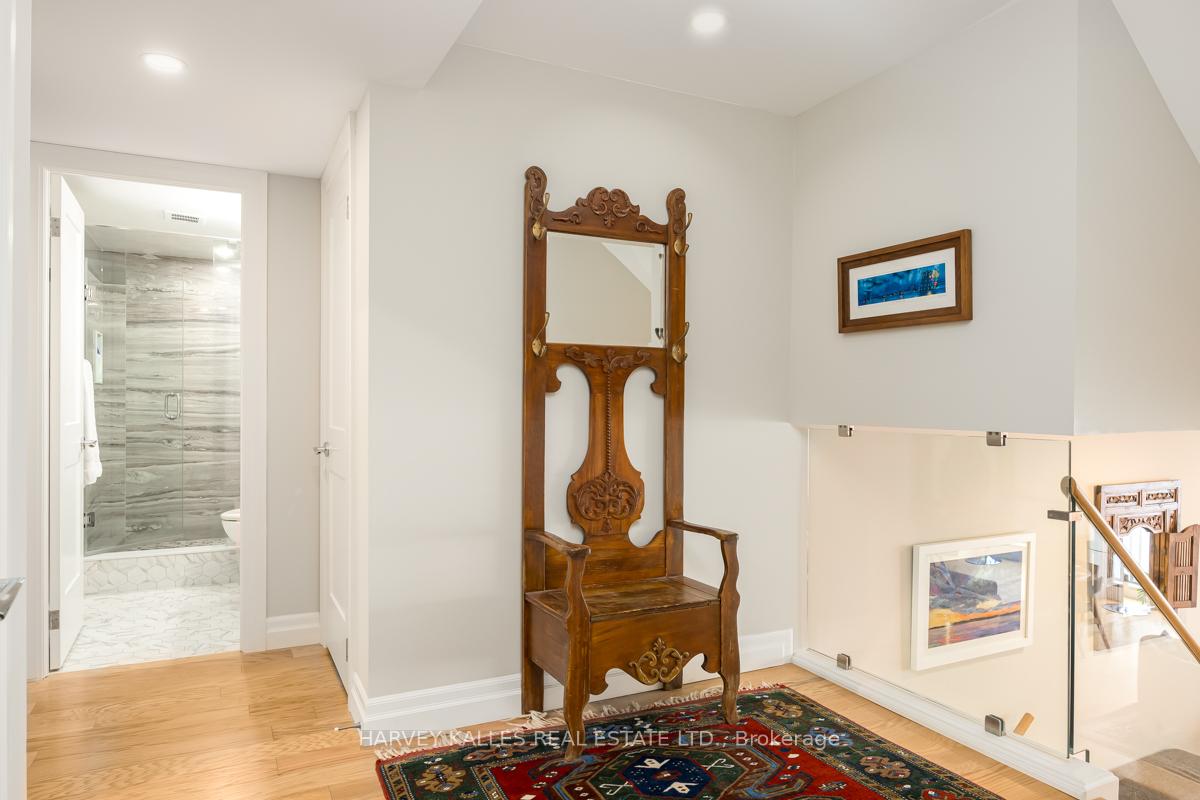 3 Bedrooms Condo at 33 Harbour, Toronto For sale
