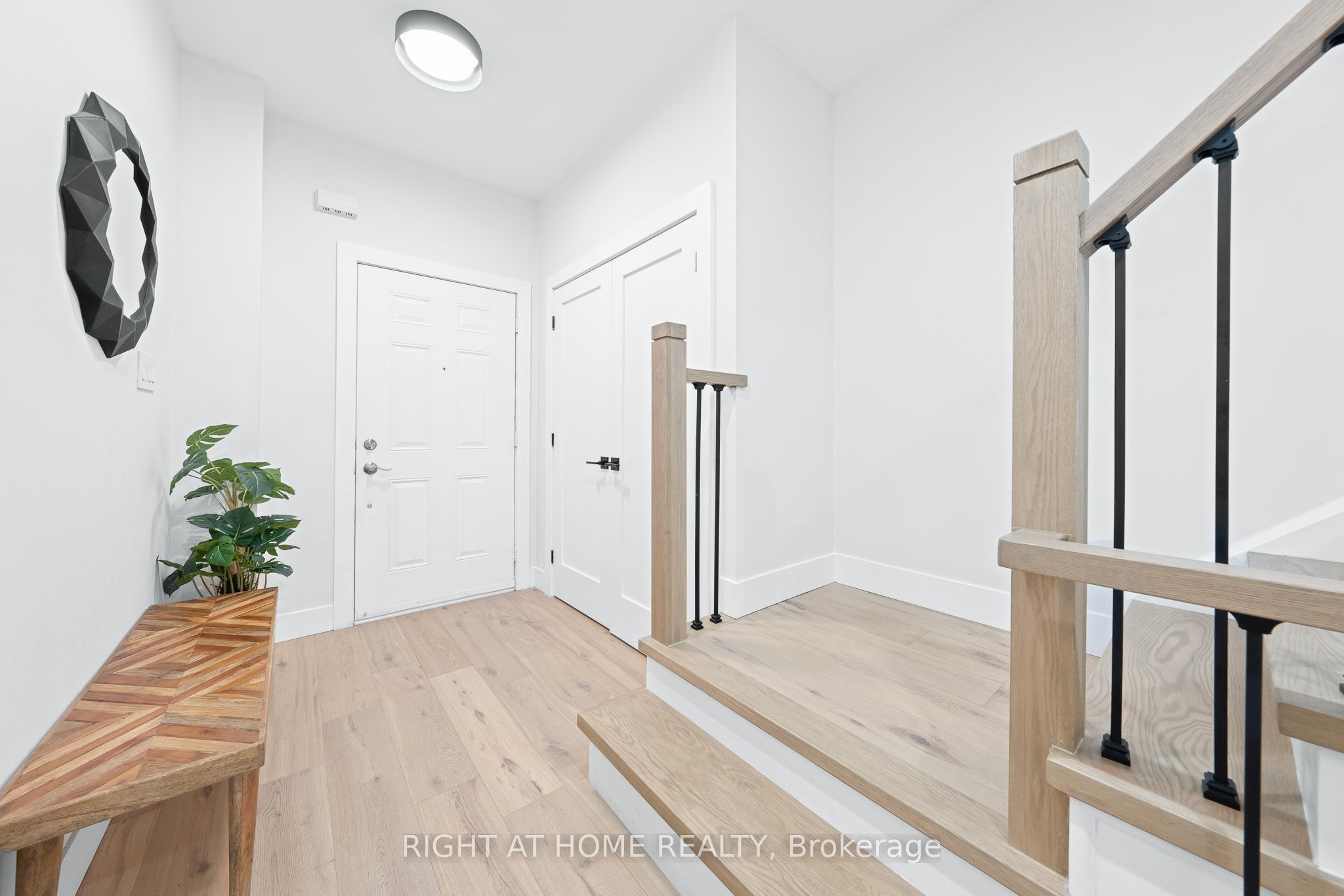 8777 Dufferin Street, #13