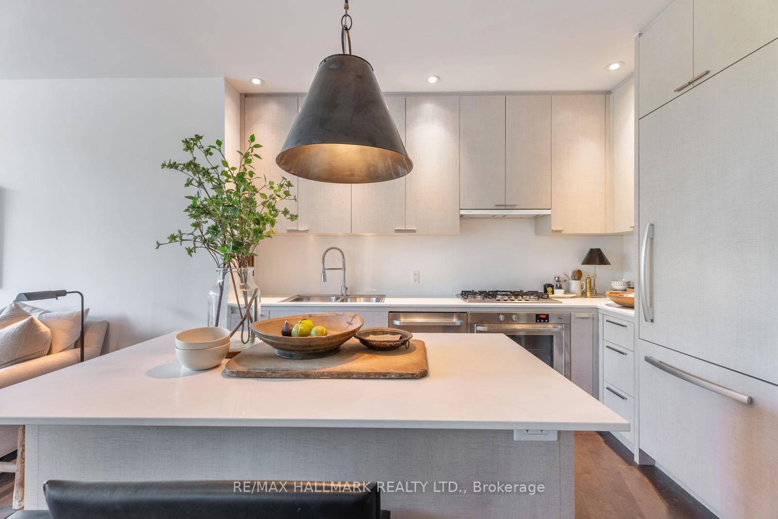 1 Bedroom Condo at 88 Davenport, Toronto For sale