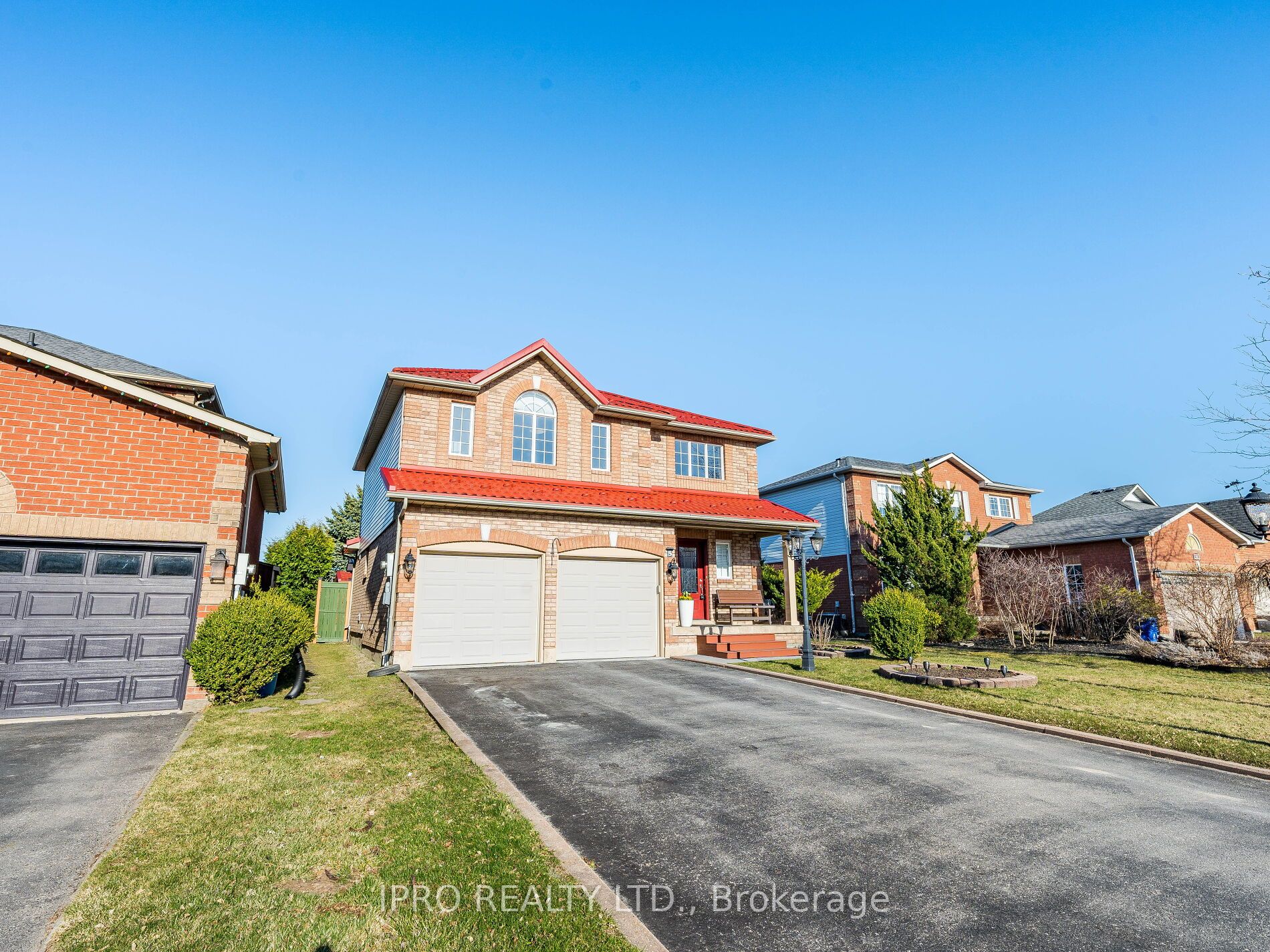 5 Reynolds Avenue, New Tecumseth, ON L0G 1A0