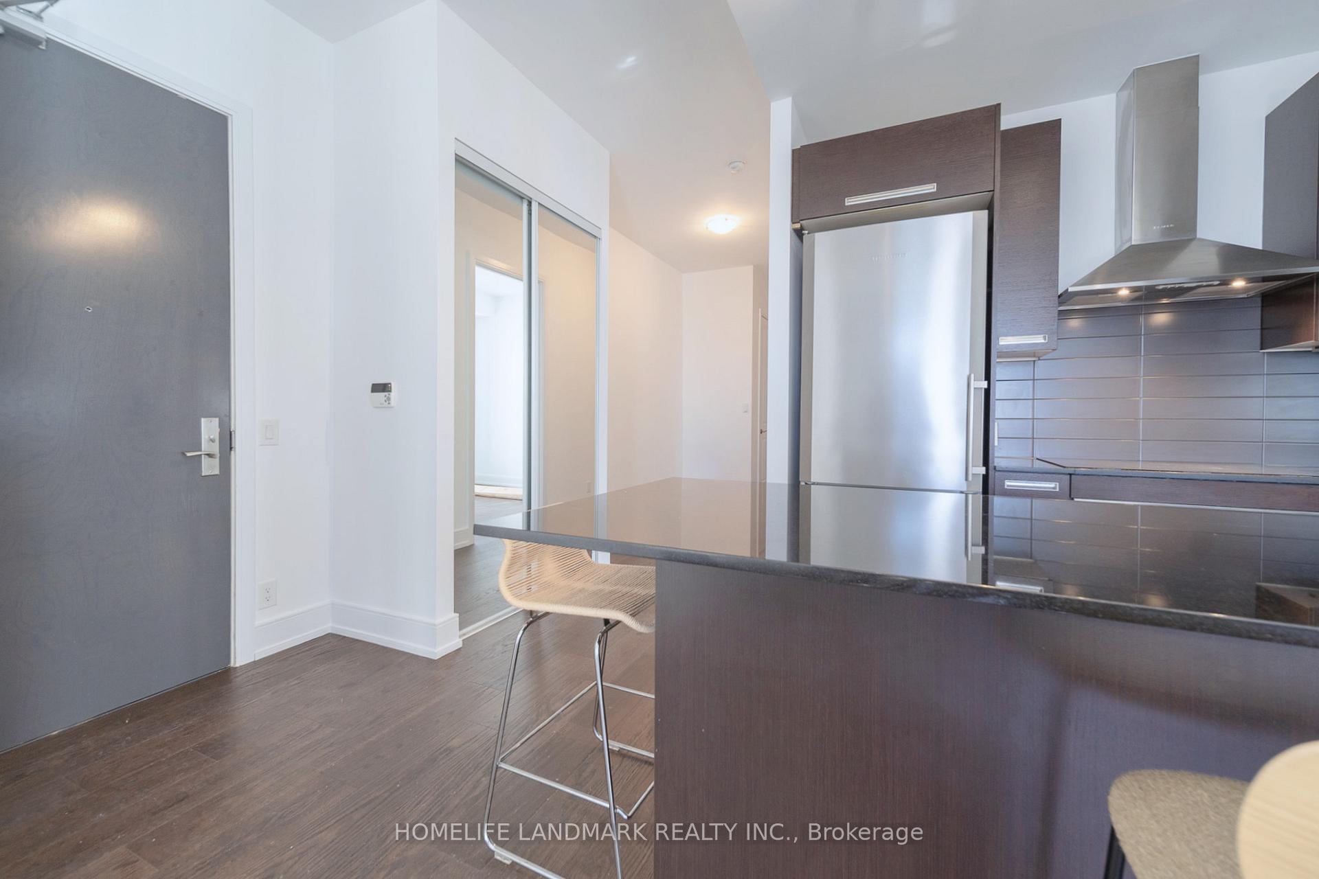 2 Bedrooms Condo at 21 Balmuto,  Toronto For sale