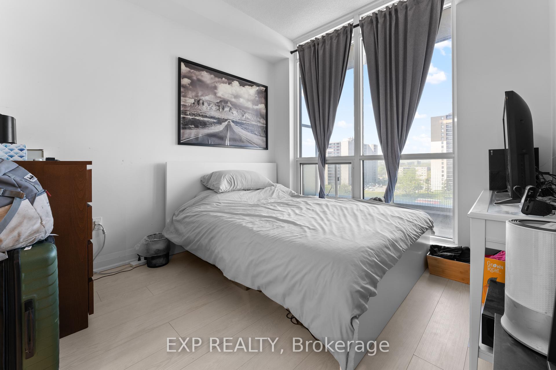 2 Bedrooms Condo at 30 Gibbs, Toronto For sale