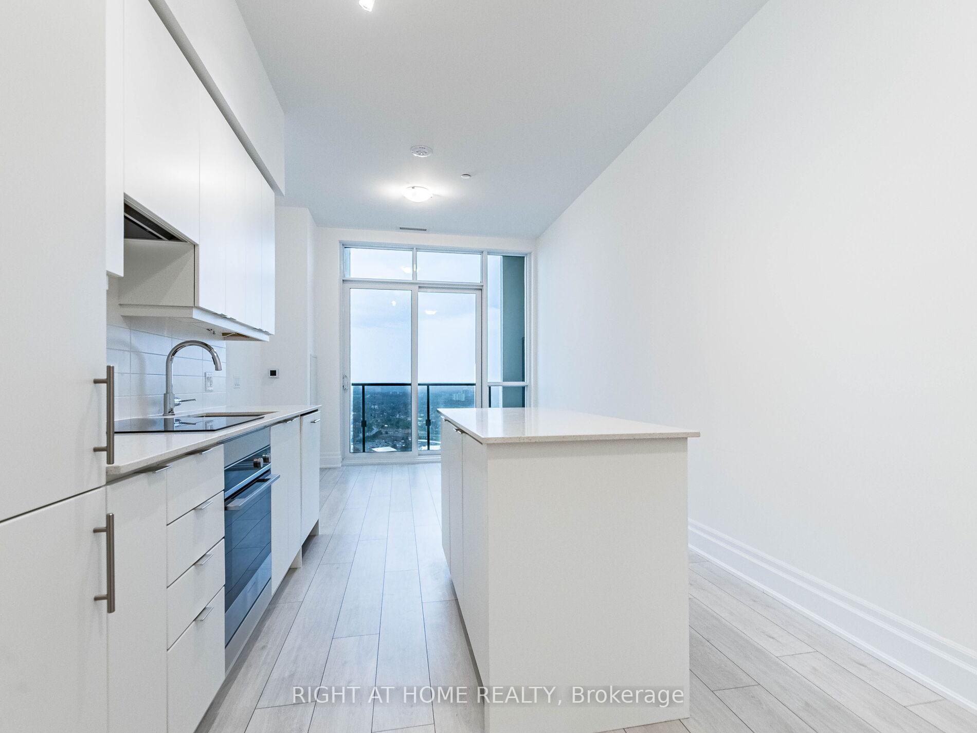 2 Bedrooms Condo at 30 Elm,  Mississauga For sale