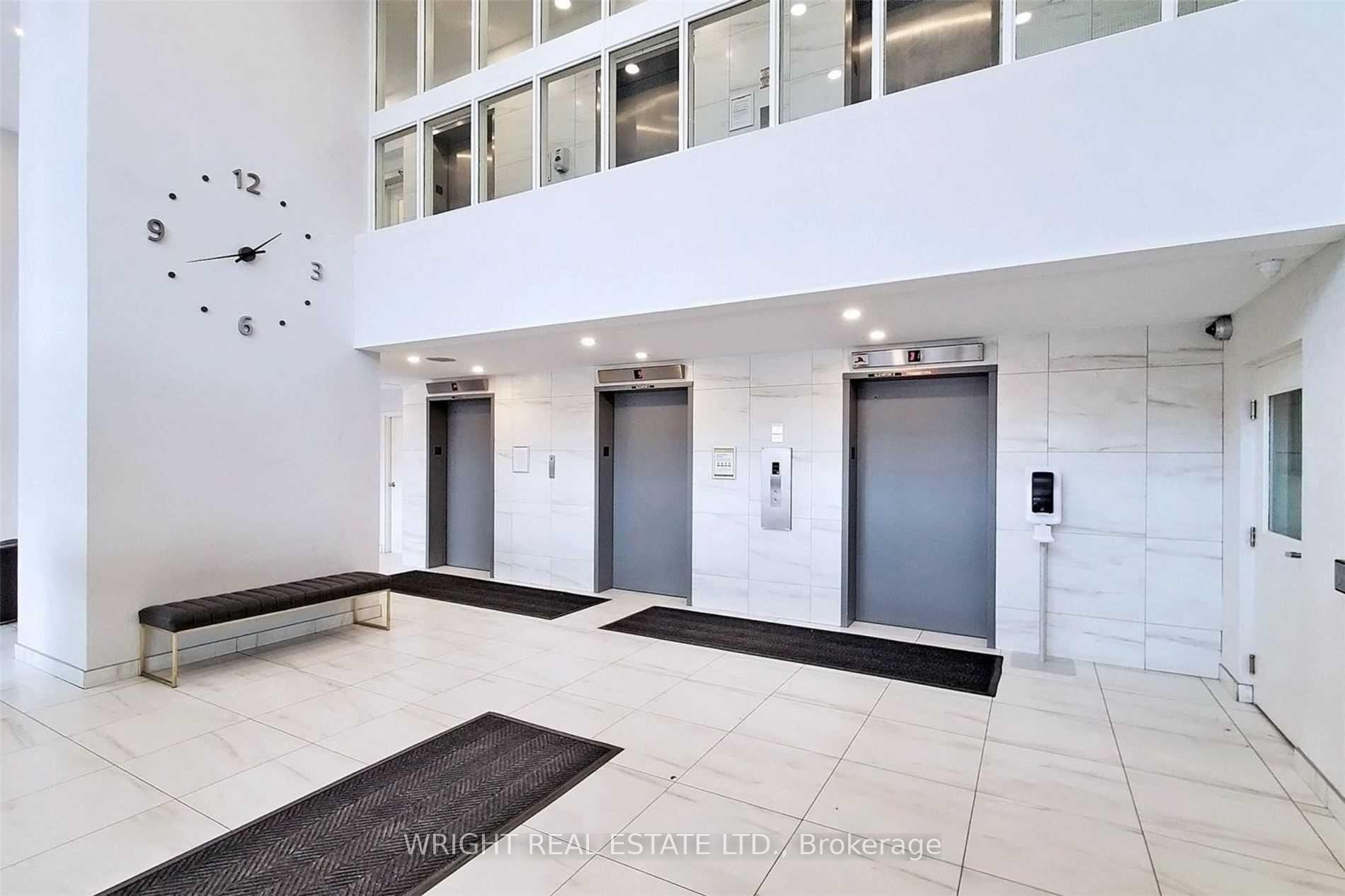 3 Bedrooms Condo at 1580 Mississauga Valley,  Mississauga For sale