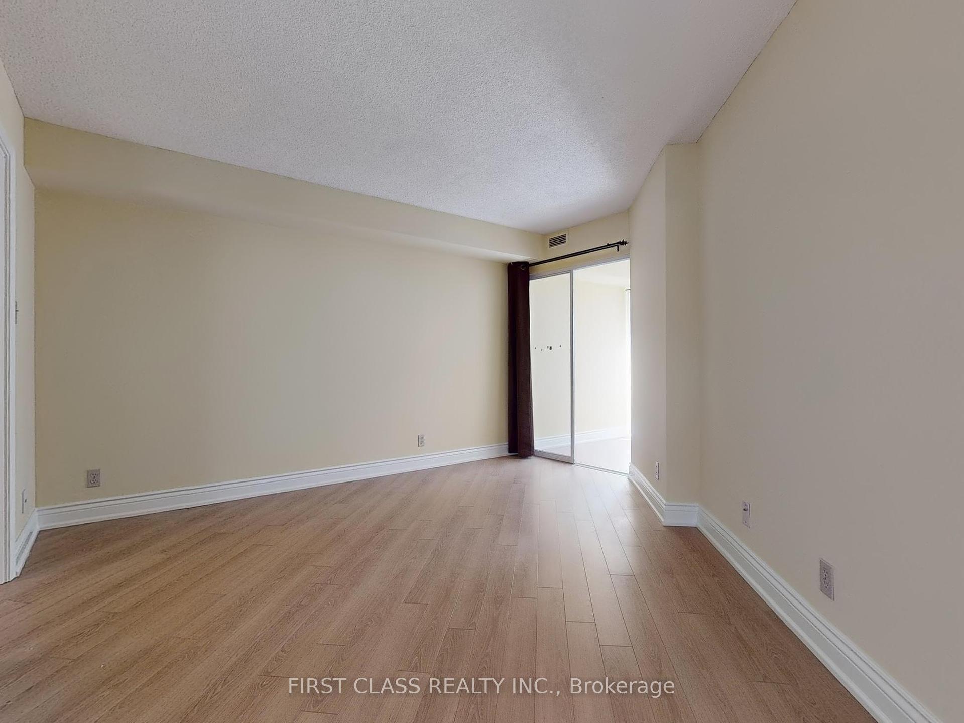3 Bedrooms Condo at 717 Bay, Toronto For sale