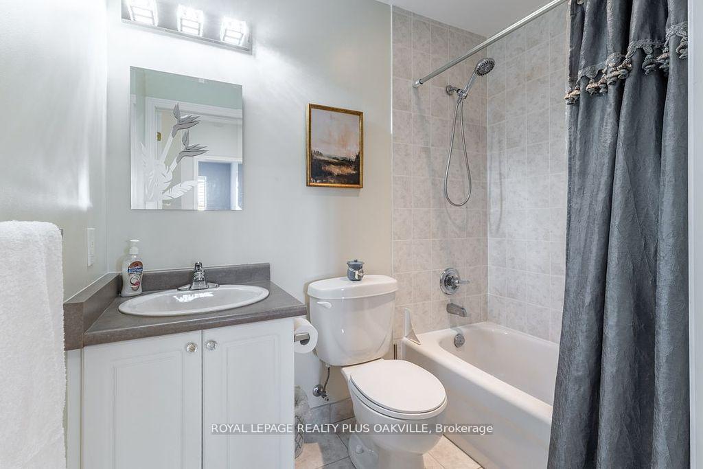 2 Bedrooms Condo at 1499 Nottinghill, Oakville For sale