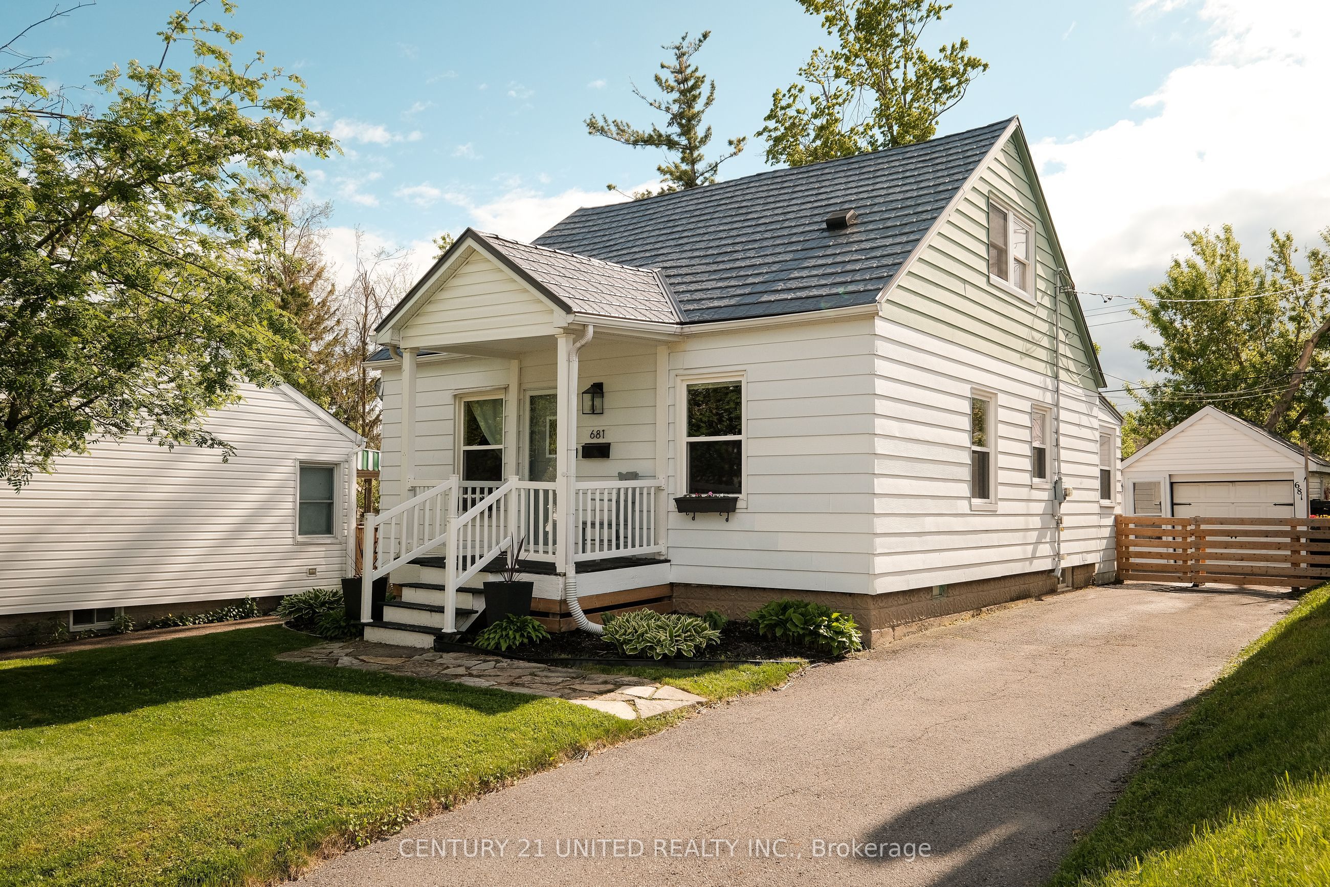 681 Park Street, Peterborough, ON K9H 4S4