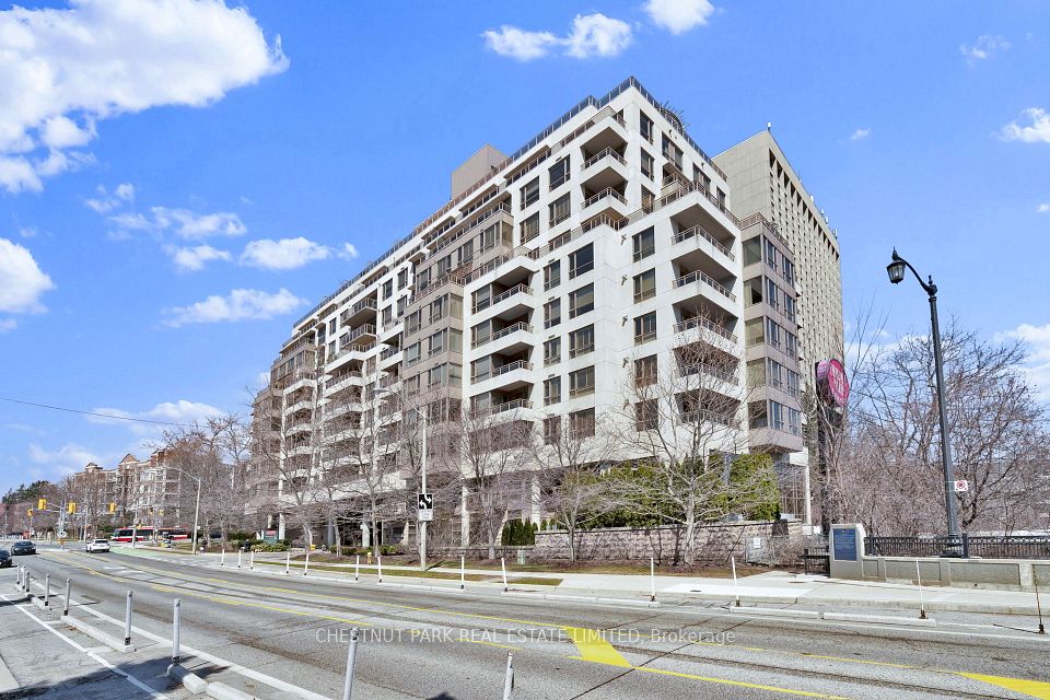 2662 Bloor