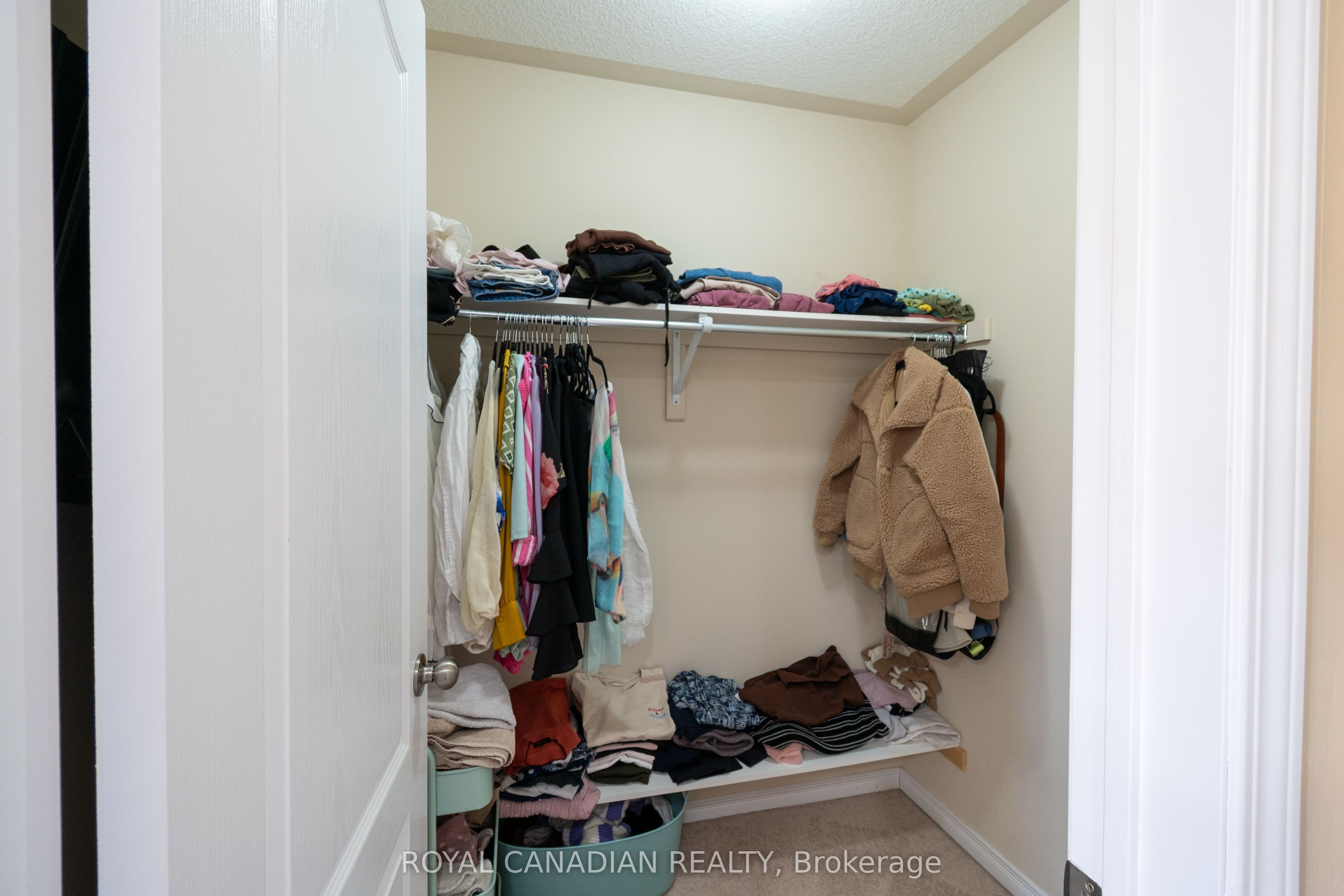 213 Richardson Crescent