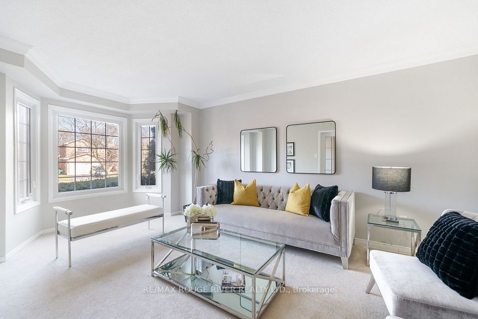 759 Aspen Road - Living Room