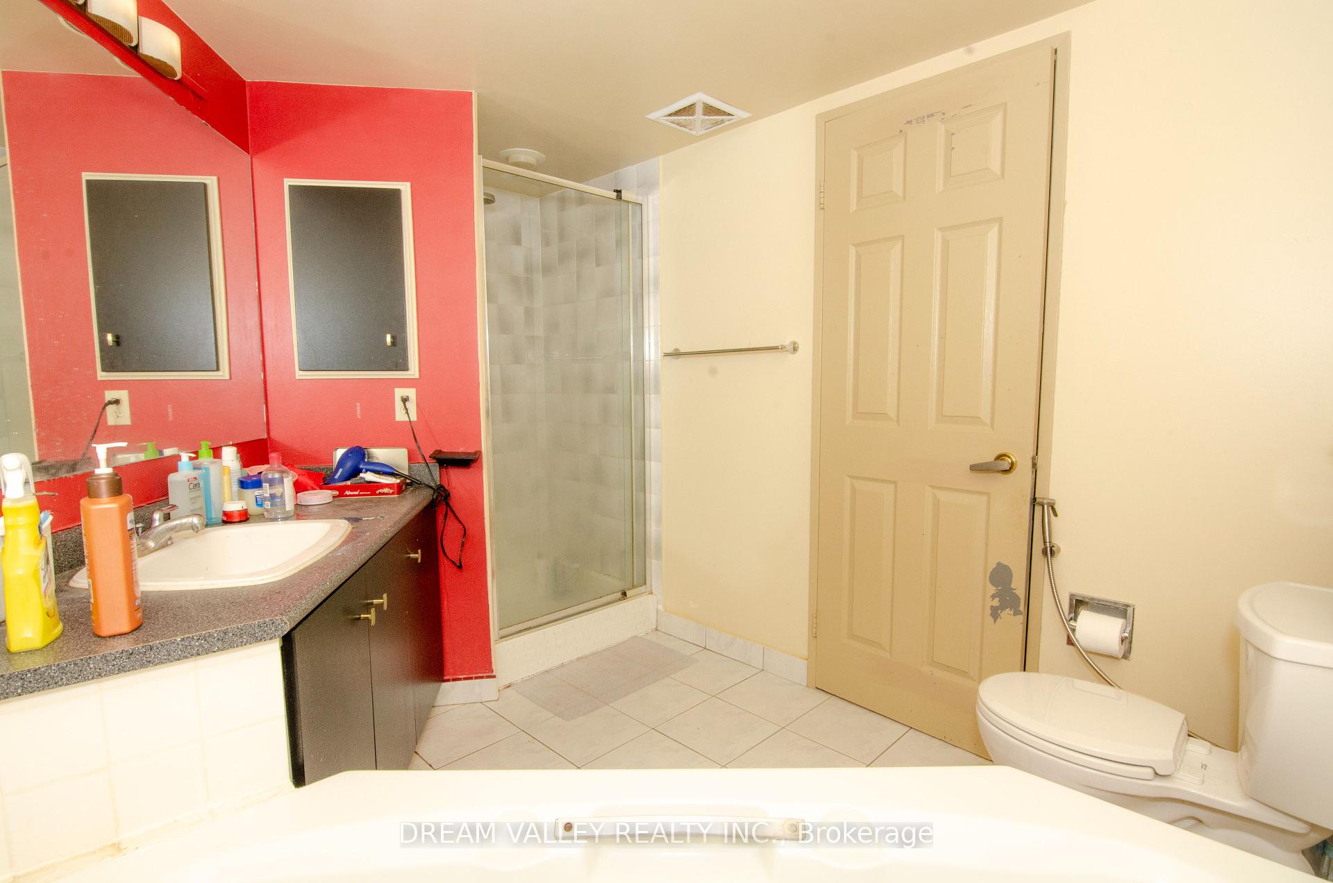 2 Bedrooms Condo at 3233 Eglinton, Toronto For sale