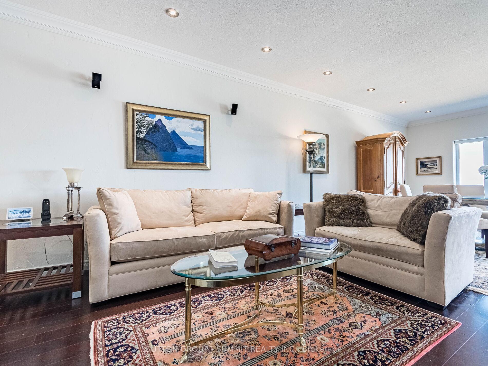 3 Bedrooms Condo at 484 Millen, Hamilton For sale
