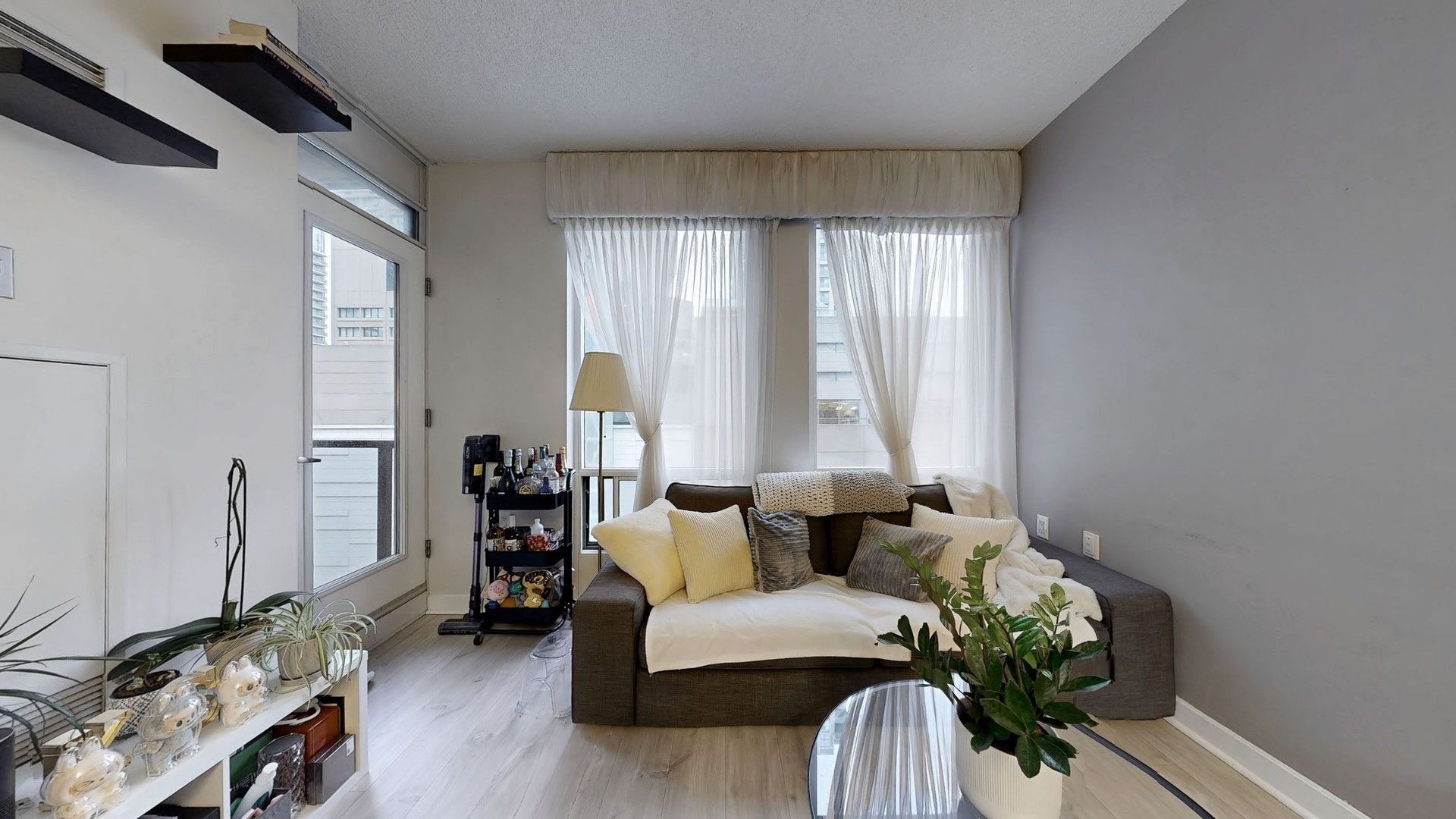 85 Bloor Street E 903