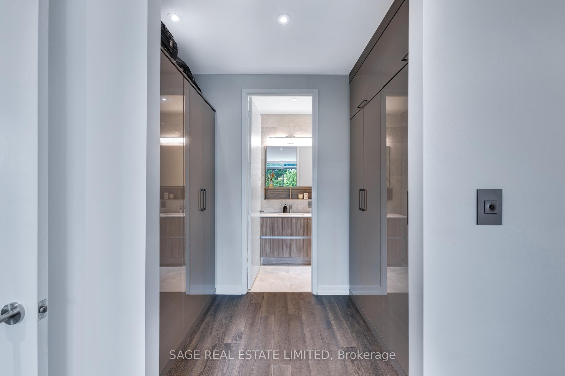 3 Bedrooms Condo at 377 Madison,  Toronto For sale