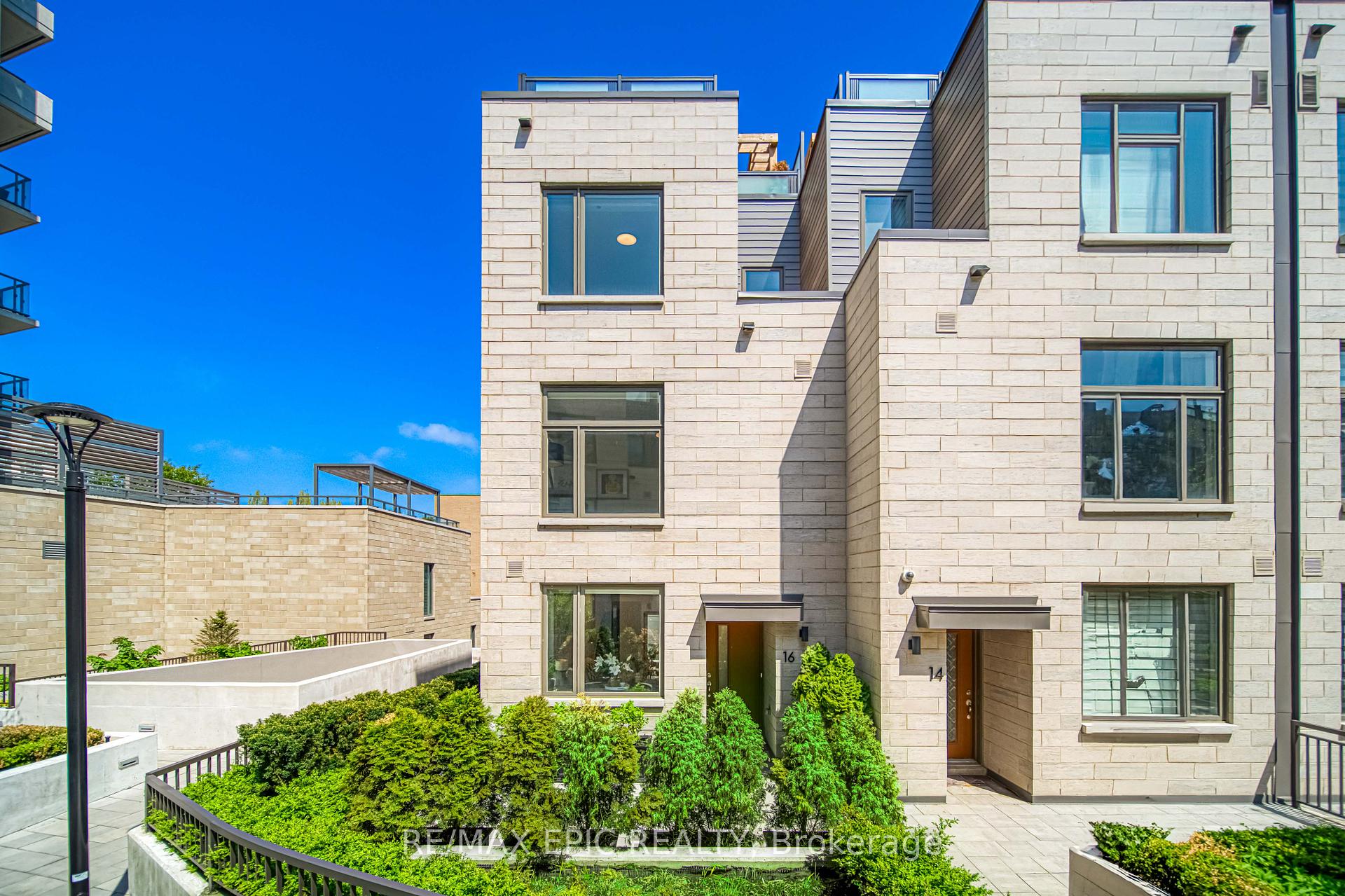 3 Bedrooms Condo at 165 Pears, Toronto For sale