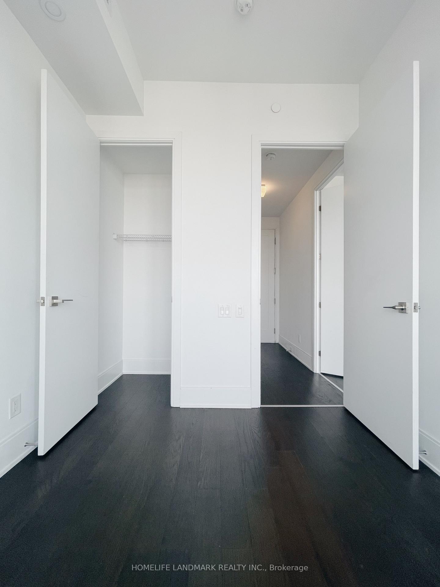 3 Bedrooms Condo at 50 Charles, Toronto For sale
