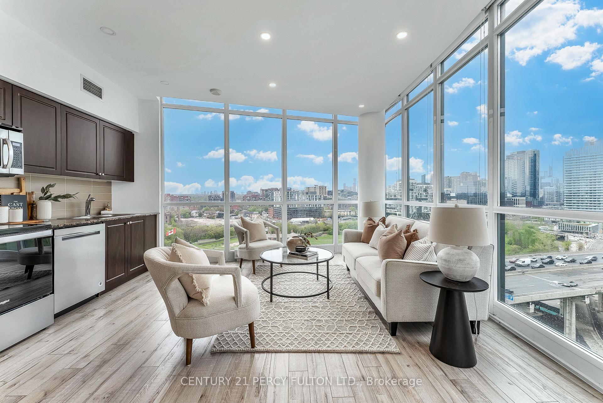 2 Bedrooms Condo at 209 Fort York, Toronto For sale