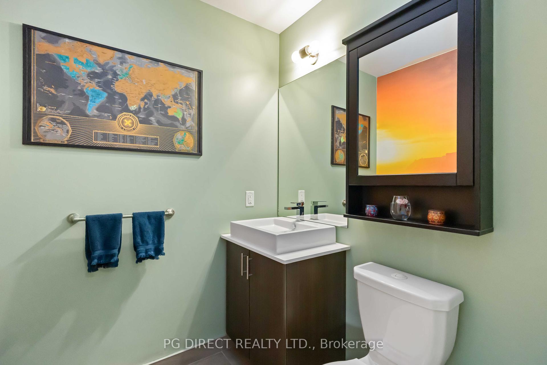 2 Bedrooms Condo at 38 Howard Park, Toronto For sale
