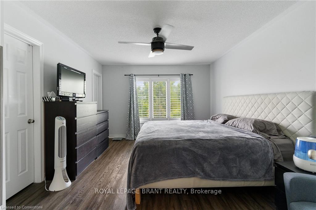 3 Bedrooms Condo at 6995 Glory, Mississauga For sale