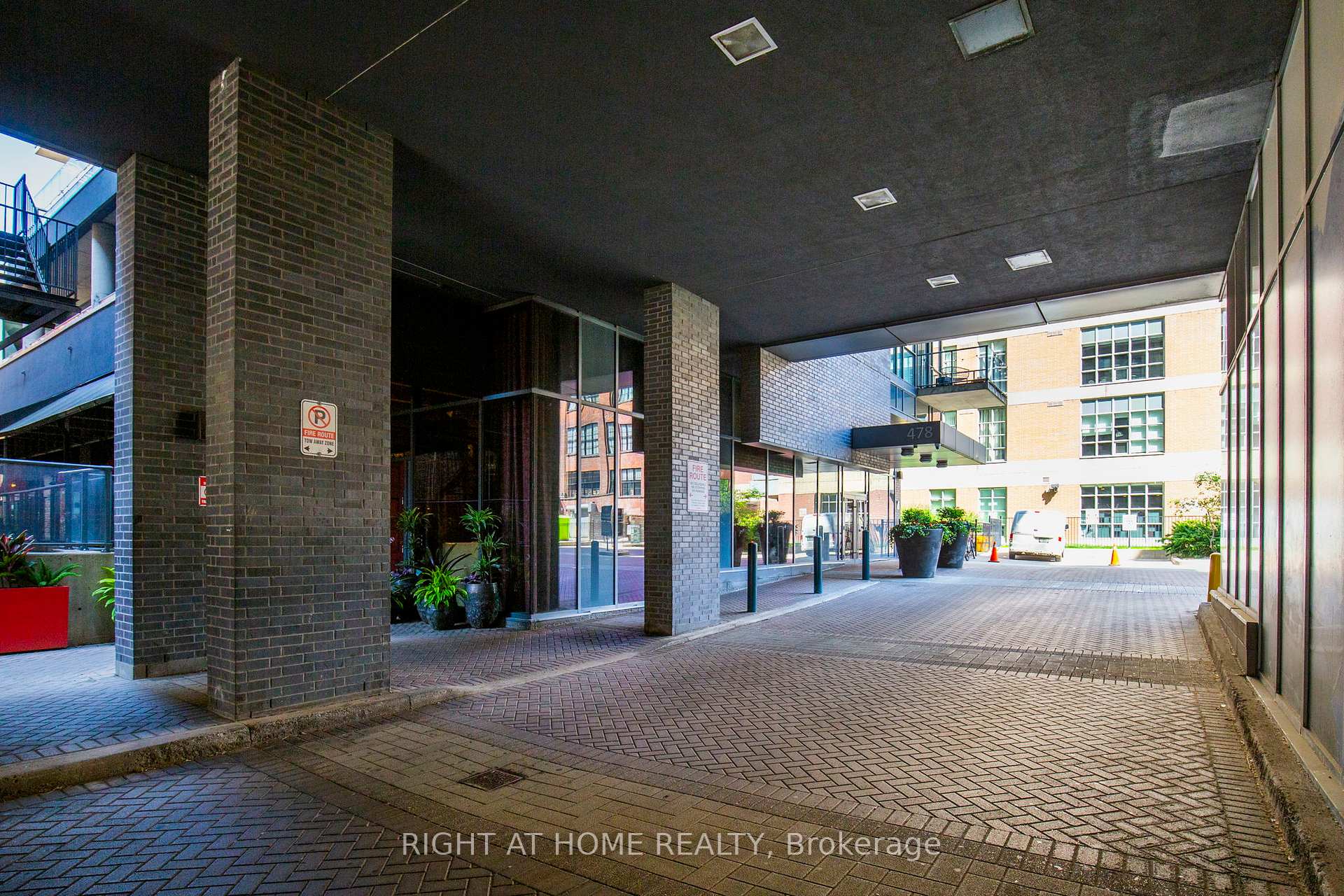 1 Bedroom Condo at 478 king, Toronto For sale