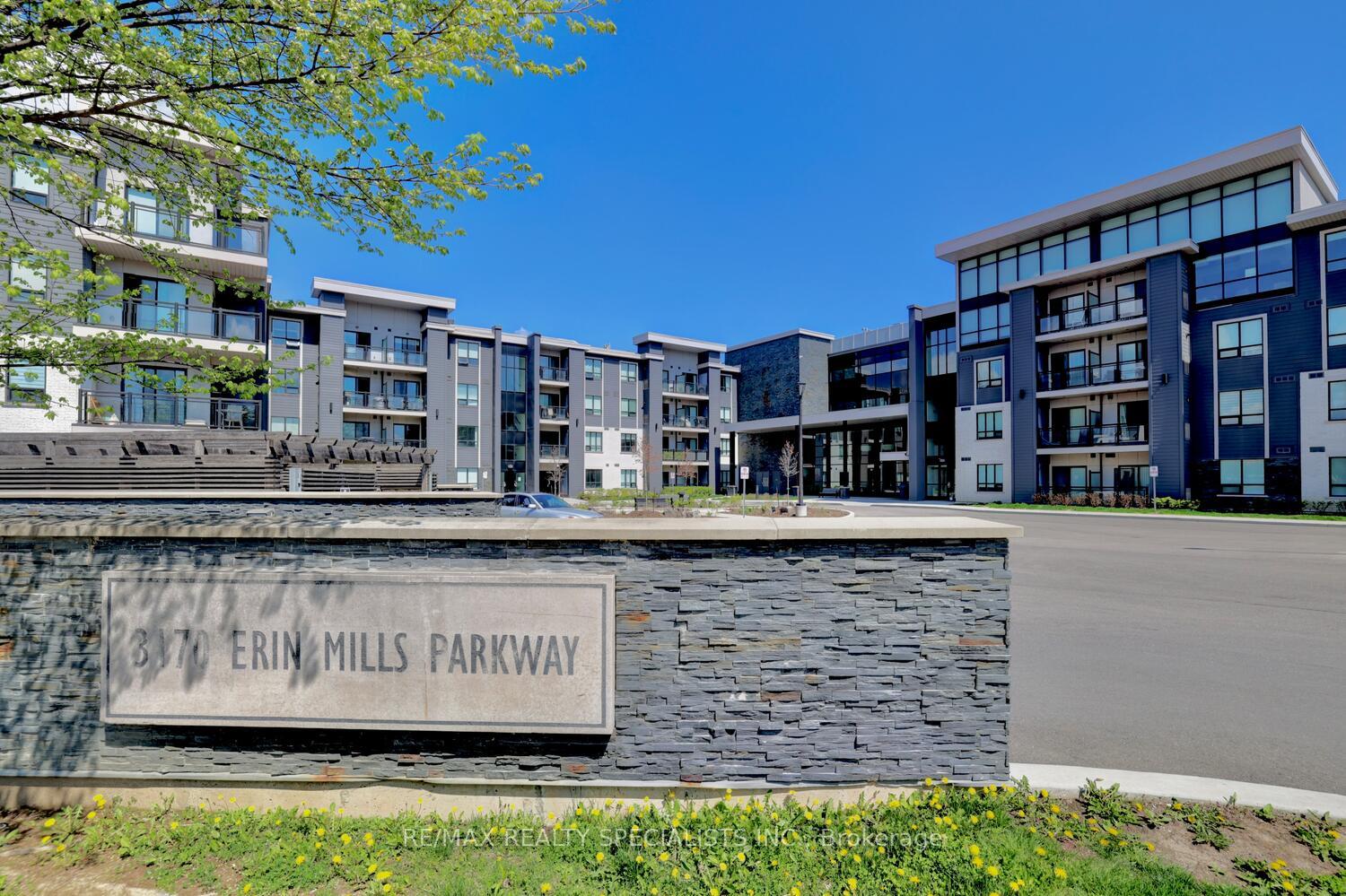 2 Bedrooms Condo at 3170 Erin Mills, Mississauga For sale