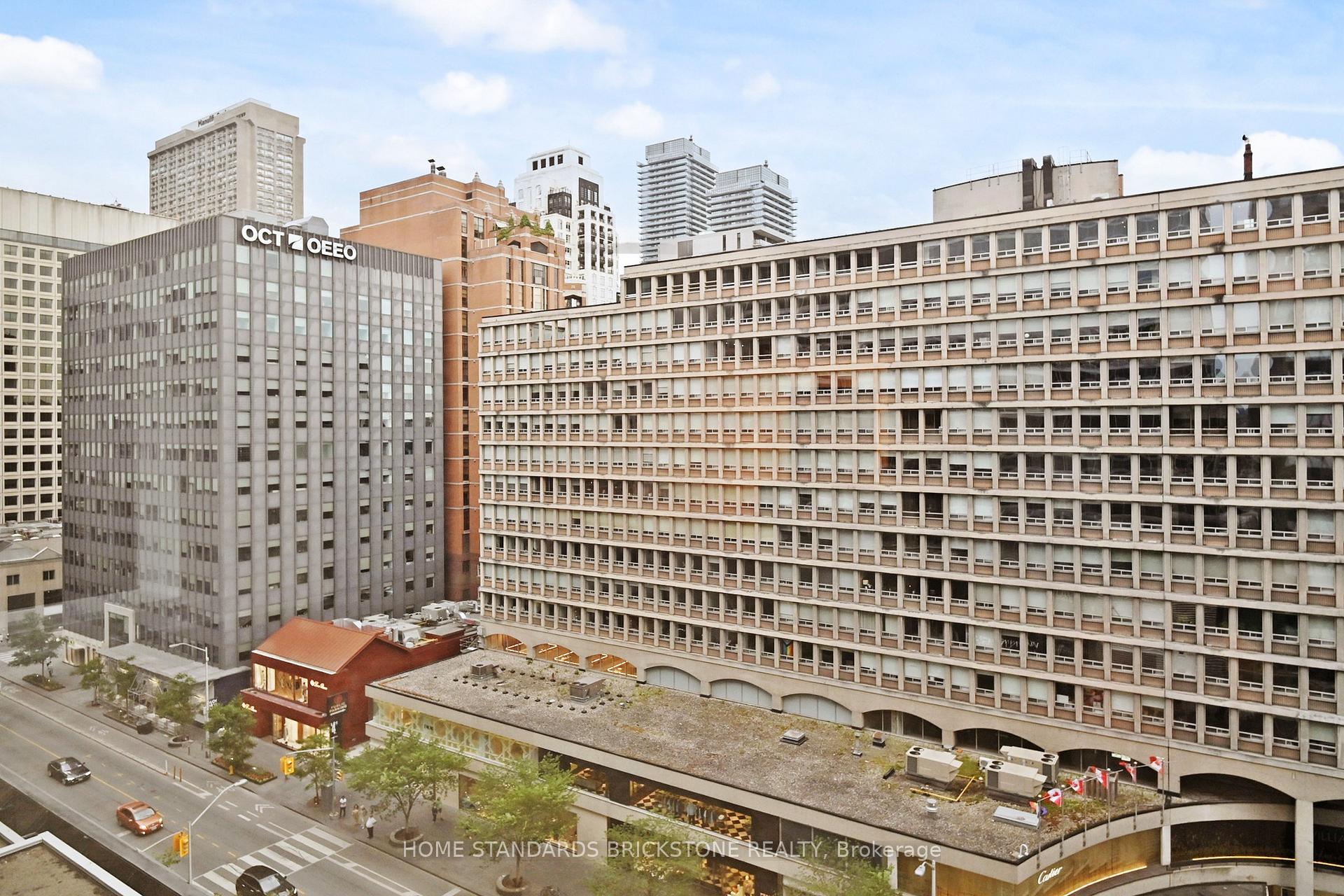 2 Bedrooms Condo at 110 Bloor, Toronto For sale