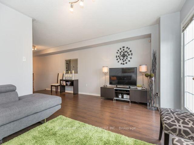 3 Bedrooms Condo at 601 Shoreline,  Mississauga For sale