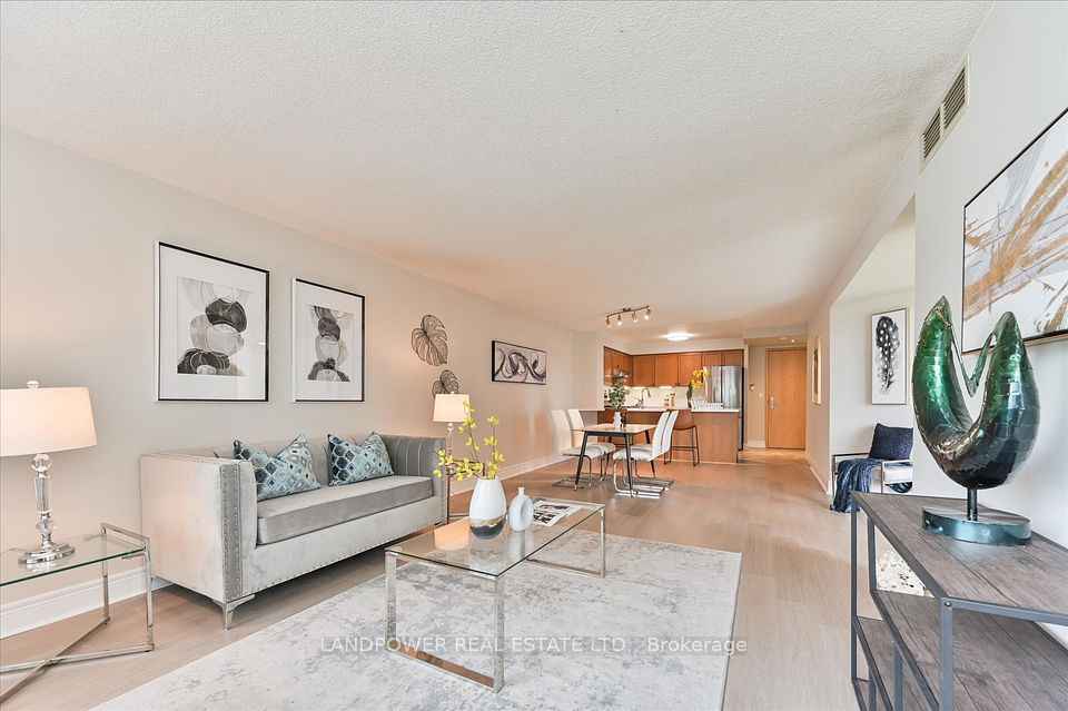 48 Suncrest