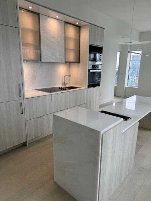11 Yorkville Avenue 2705
