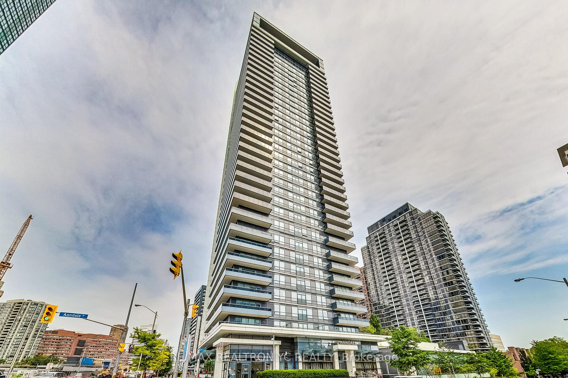 4 Bedrooms Condo at 2 Anndale, Toronto For sale