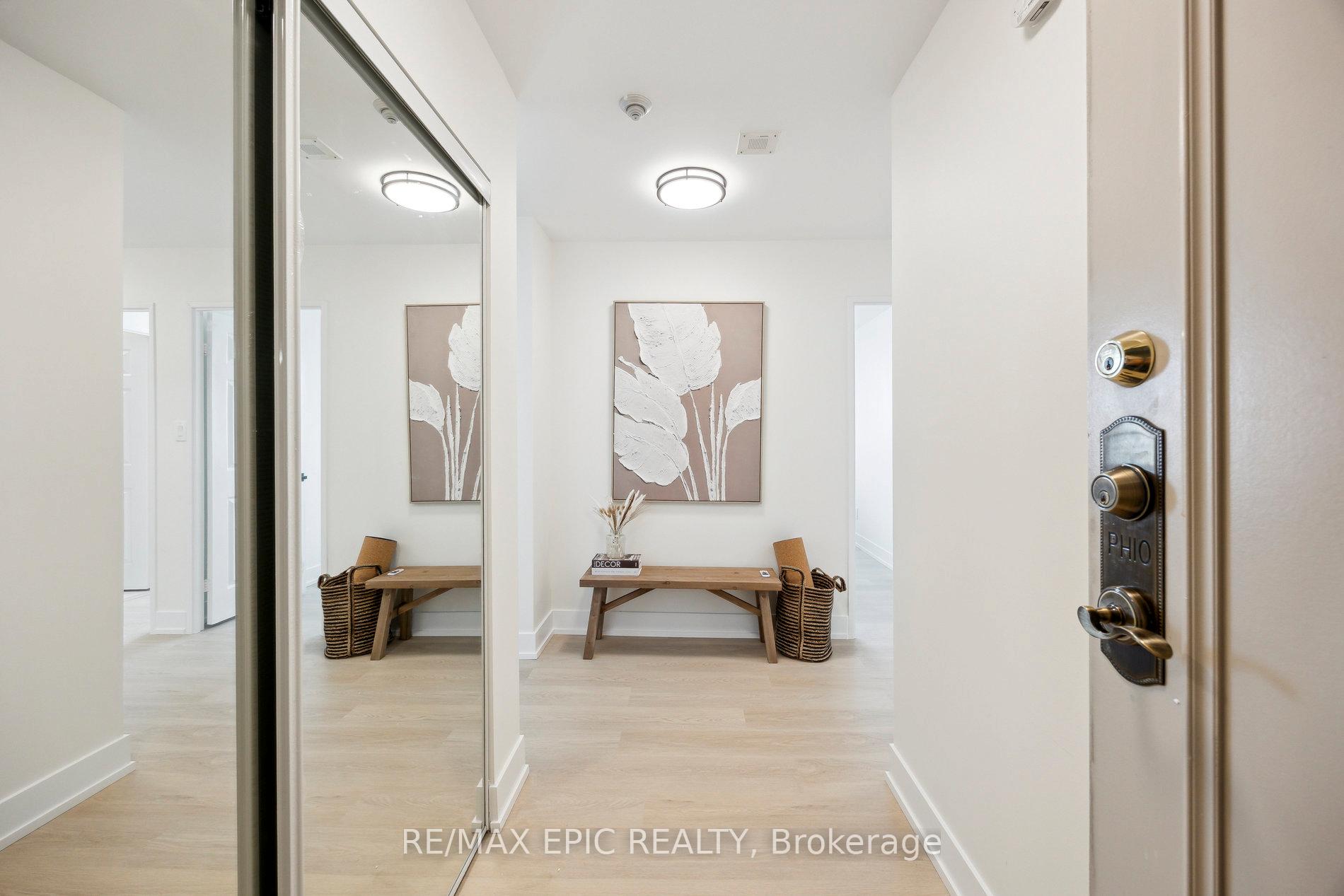 3 Bedrooms Condo at 30 Thunder, Toronto For sale