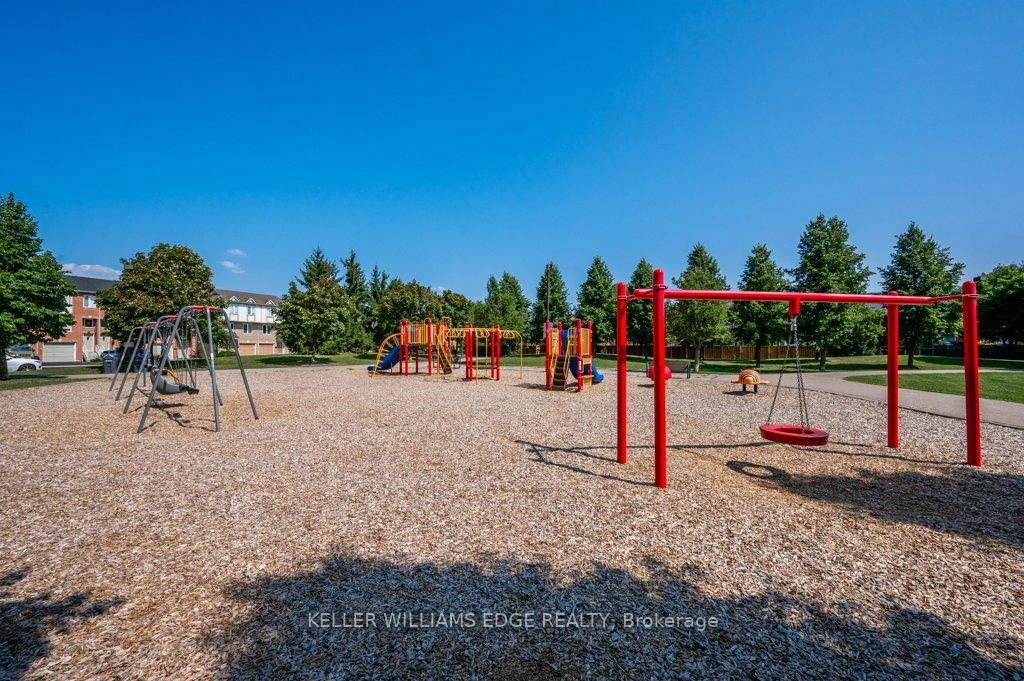2 Bedrooms Condo at 1150 Parkwest, Mississauga For sale