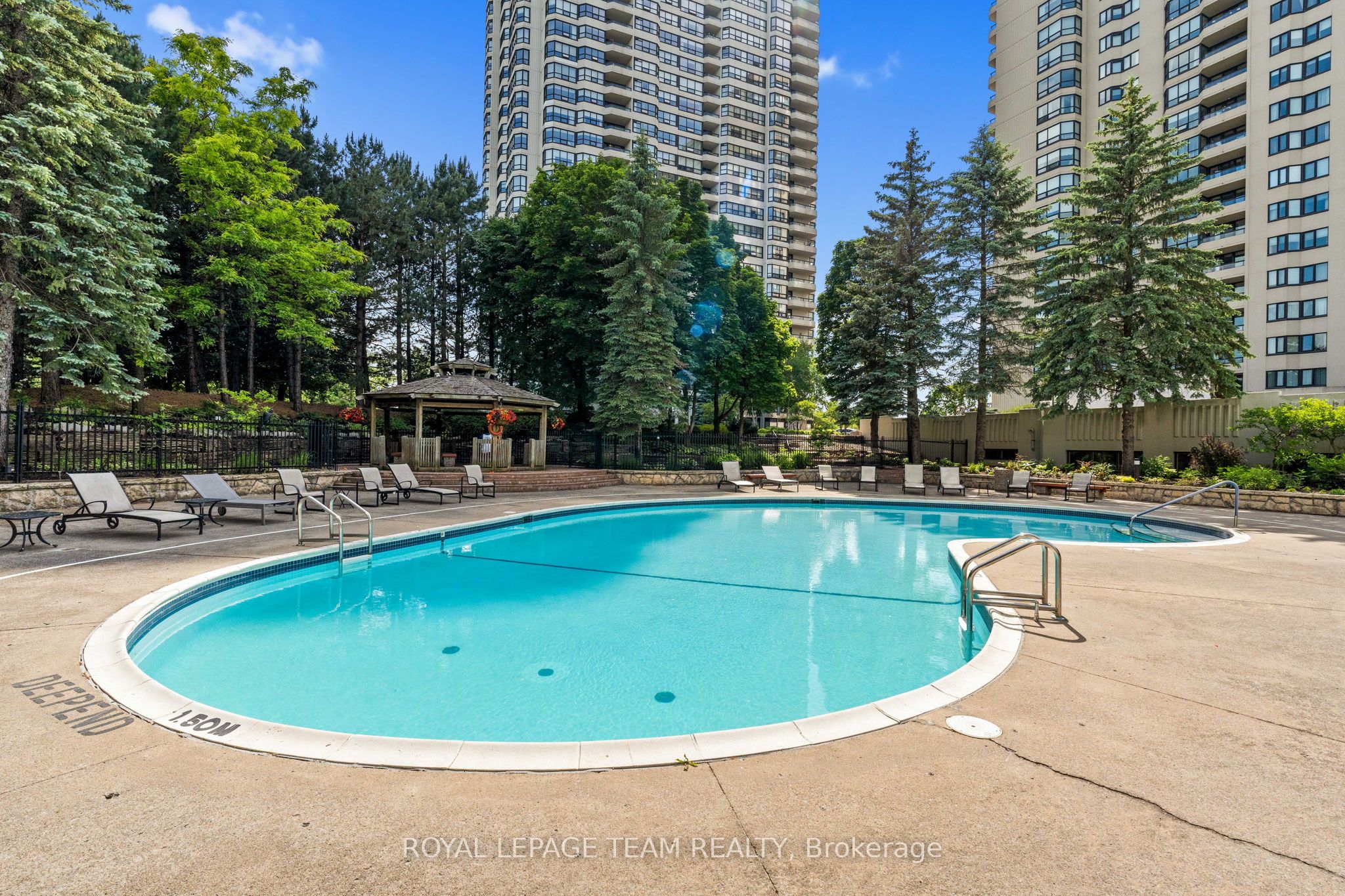 1480 Riverside Drive, #407