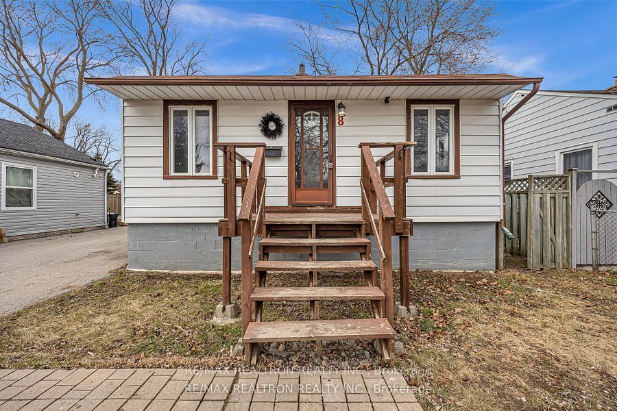 8 Maple Street