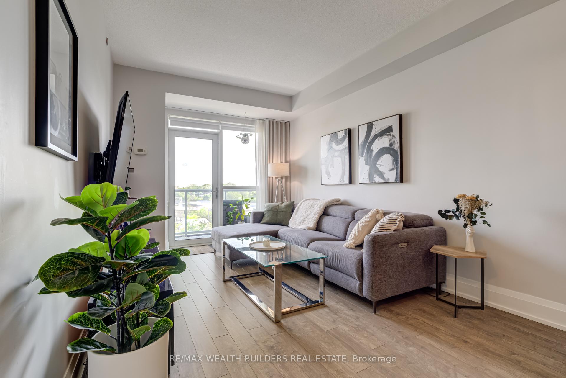 2 Bedrooms Condo at 120 Harrison Garden, Toronto For sale