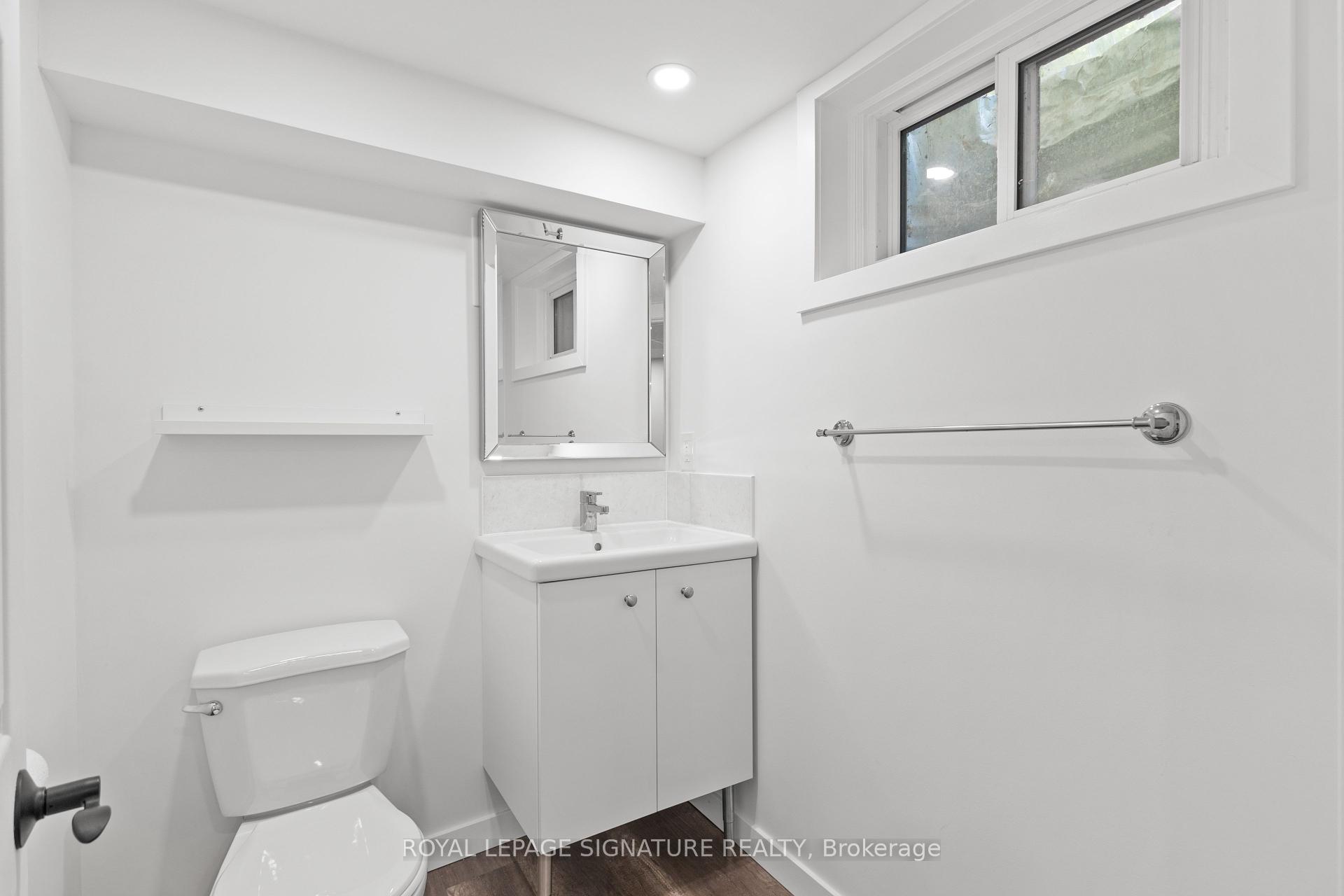 3 Bedrooms Condo at 611 Francis, Burlington For sale