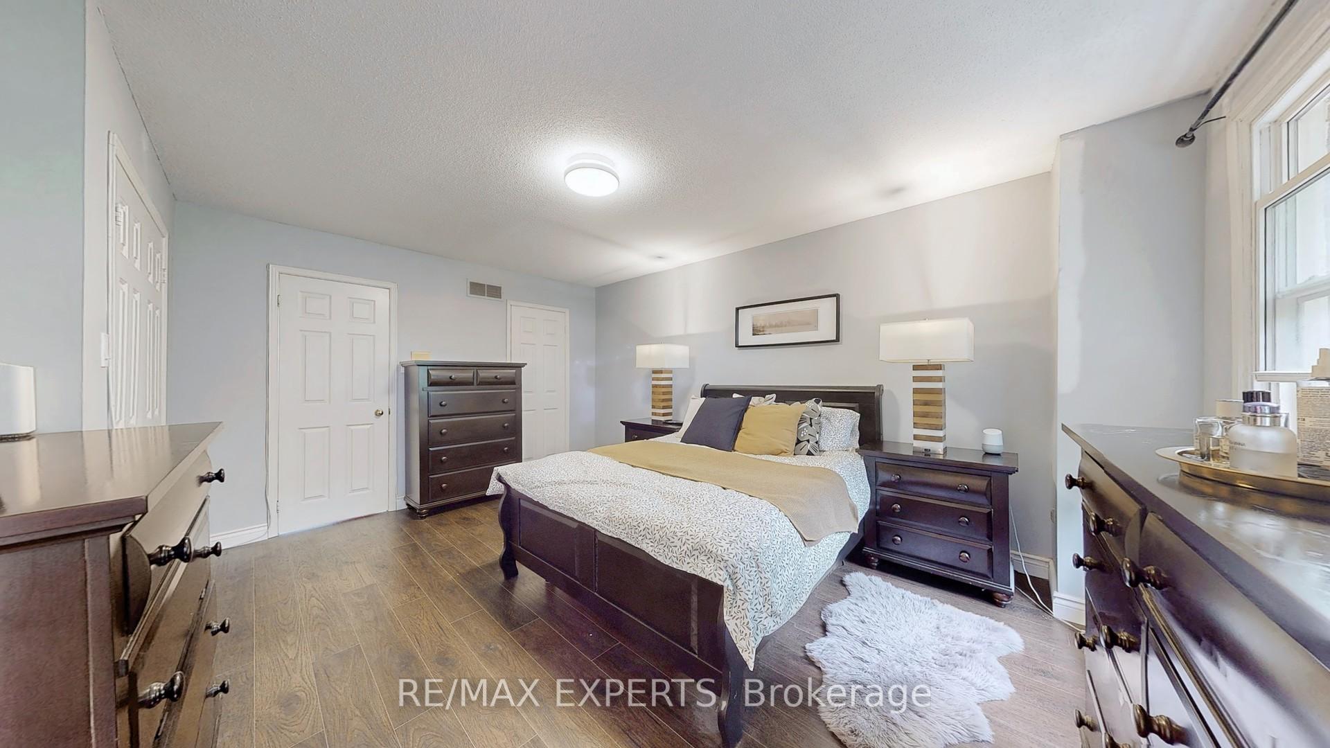 3 Bedrooms Condo at 43 Tamarack, Toronto For sale