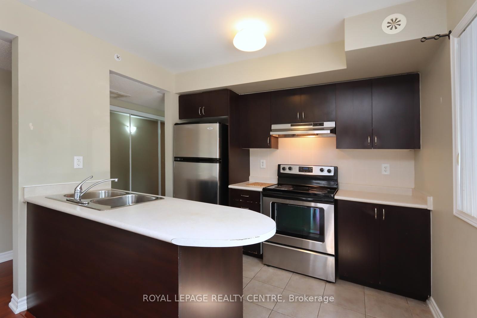 2 Bedrooms Condo at 5100 Winston Churchill, Mississauga For sale