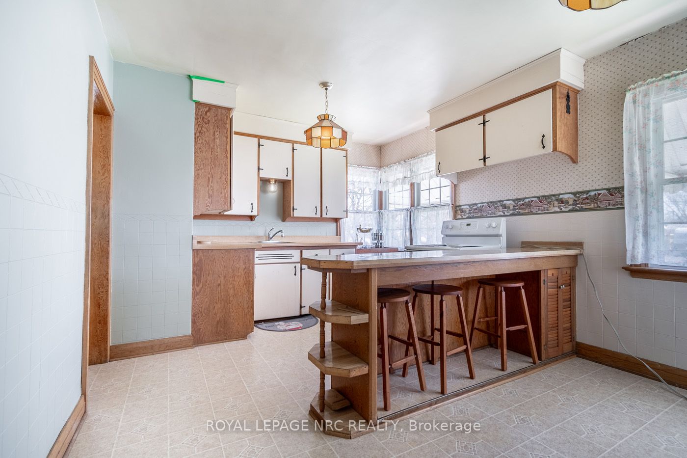 243 Knoll Street, Port Colborne, ON L3K 5B7