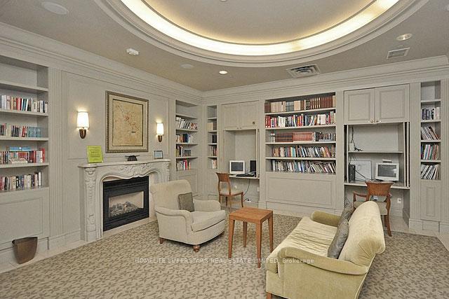 3 Bedrooms Condo at 25 Kingsbridge Garden, Mississauga For sale