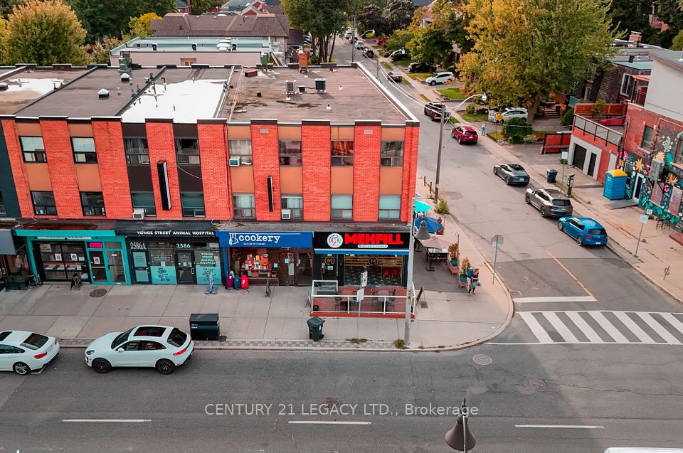 2590 Yonge