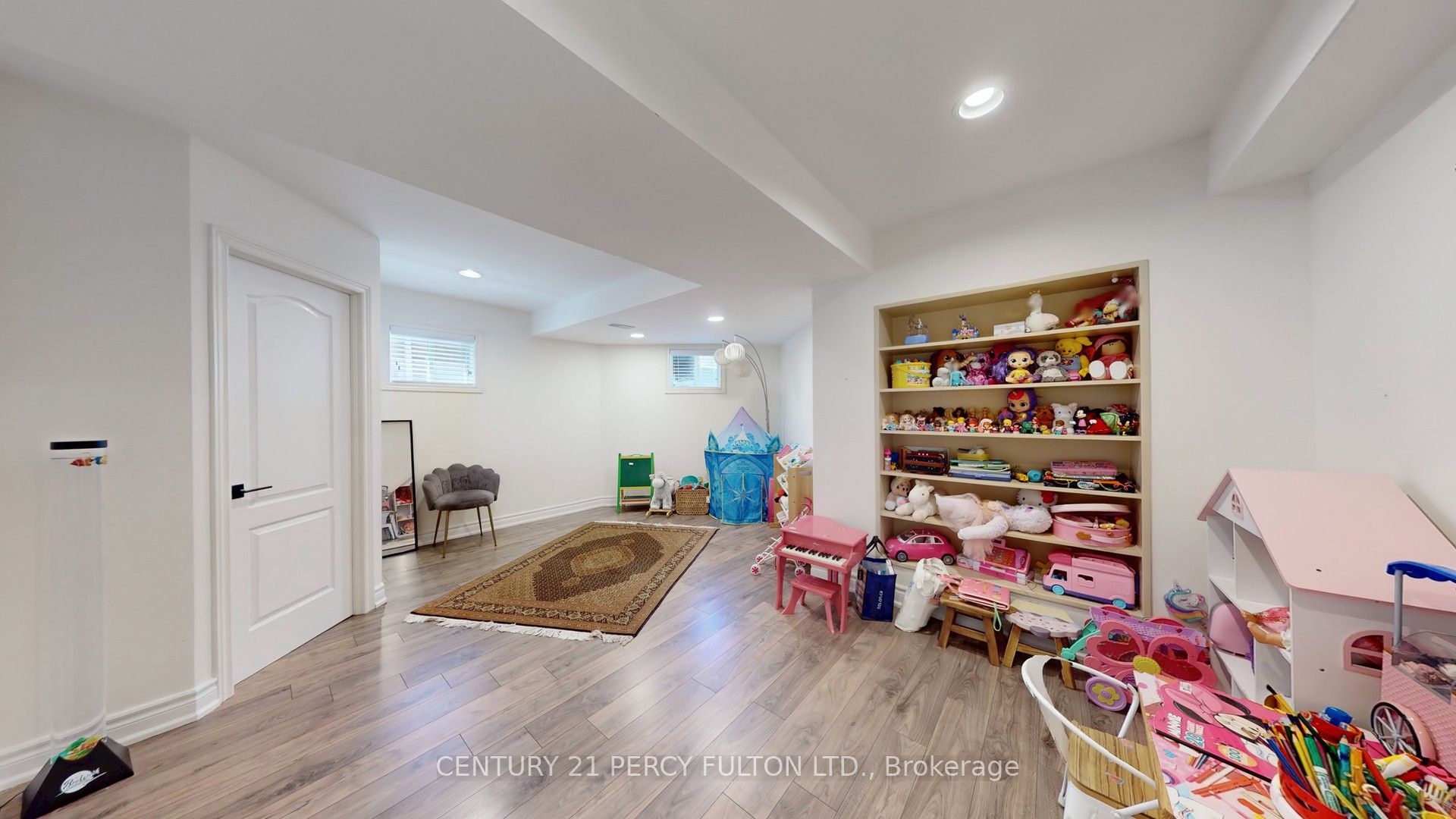 207 Shaftsbury Avenue