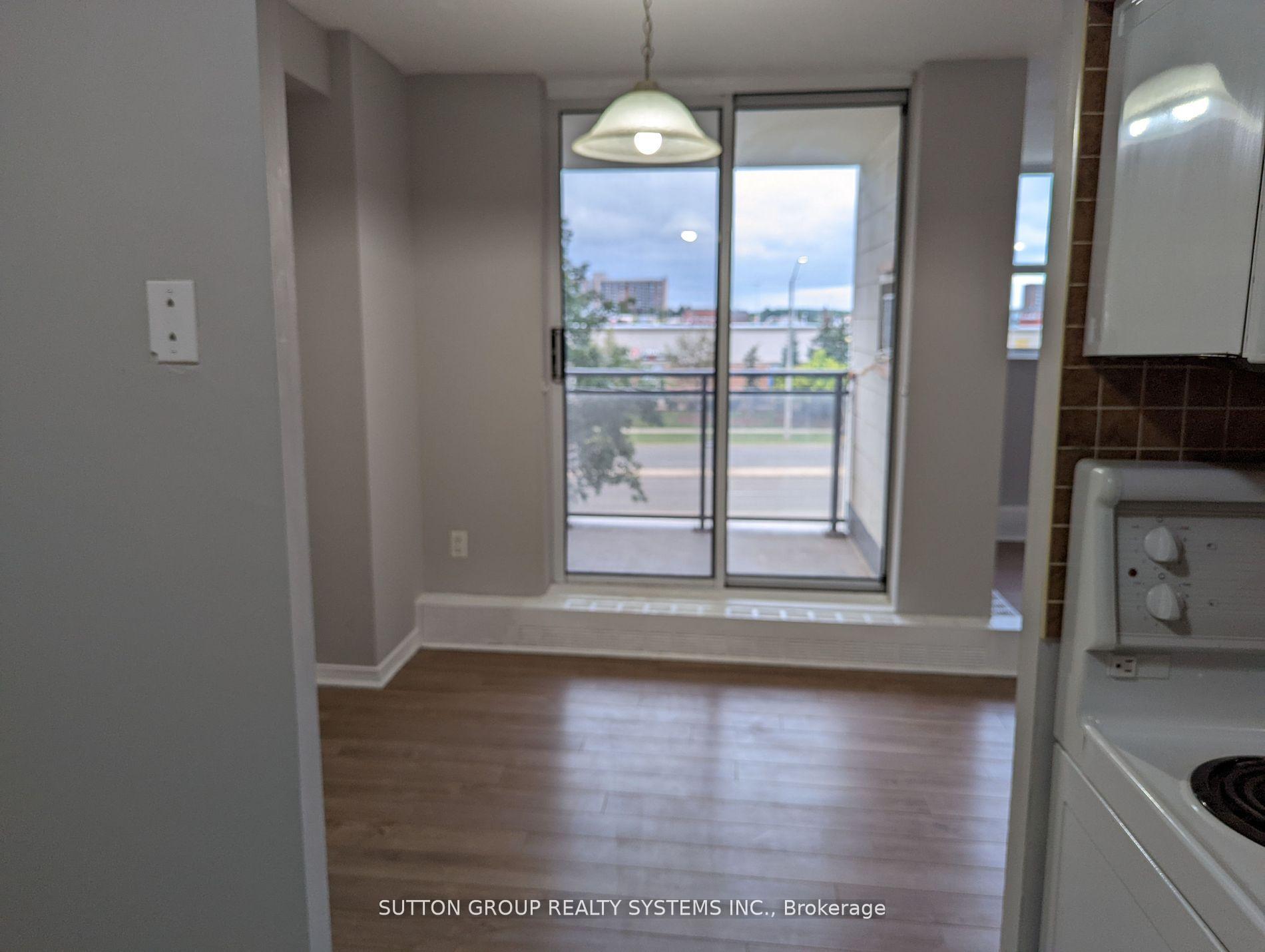2 Bedrooms Condo at 2900 Battleford, Mississauga For sale