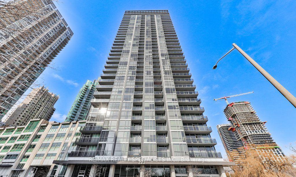 1 Bedroom Condo at 223 Webb, Mississauga For sale