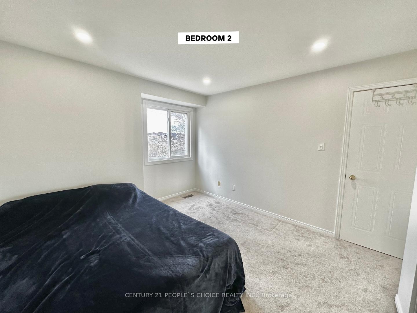 3 Bedrooms Condo at 2530 Northampton, Burlington For sale
