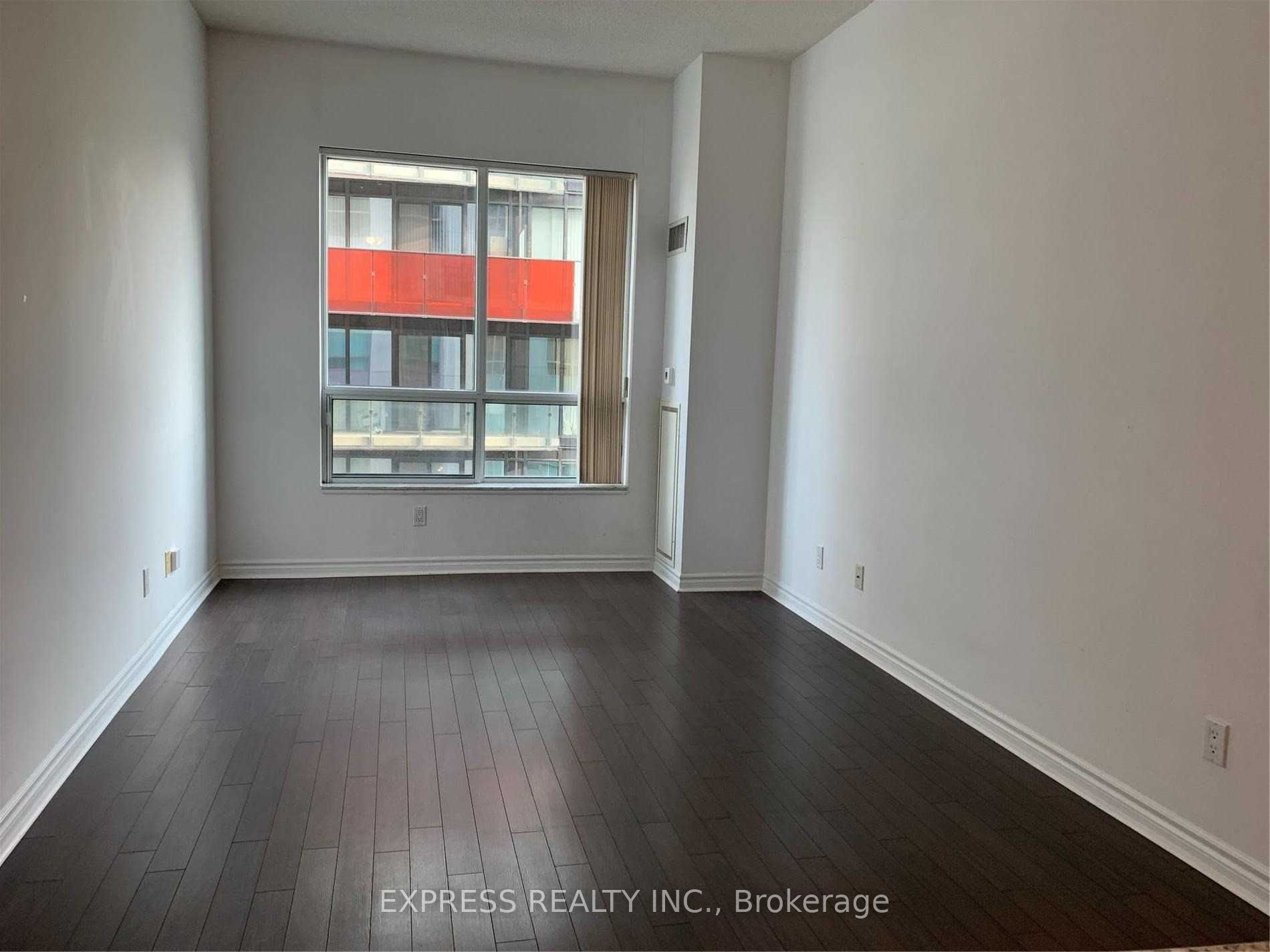 168 Simcoe Street, #1122