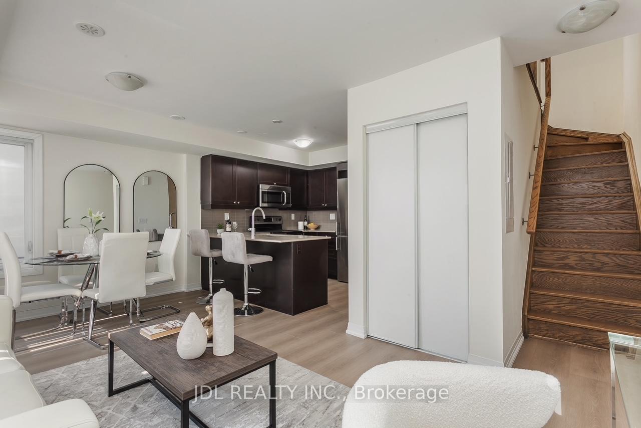 2 Bedrooms Condo at 175 William Duncan Rd,  Toronto For sale