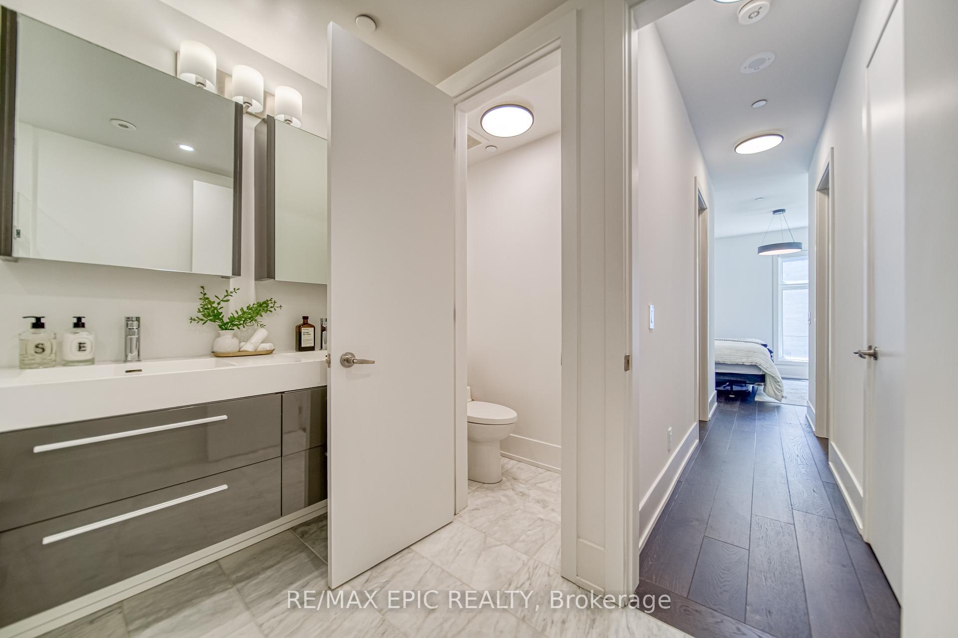 3 Bedrooms Condo at 165 Pears, Toronto For sale