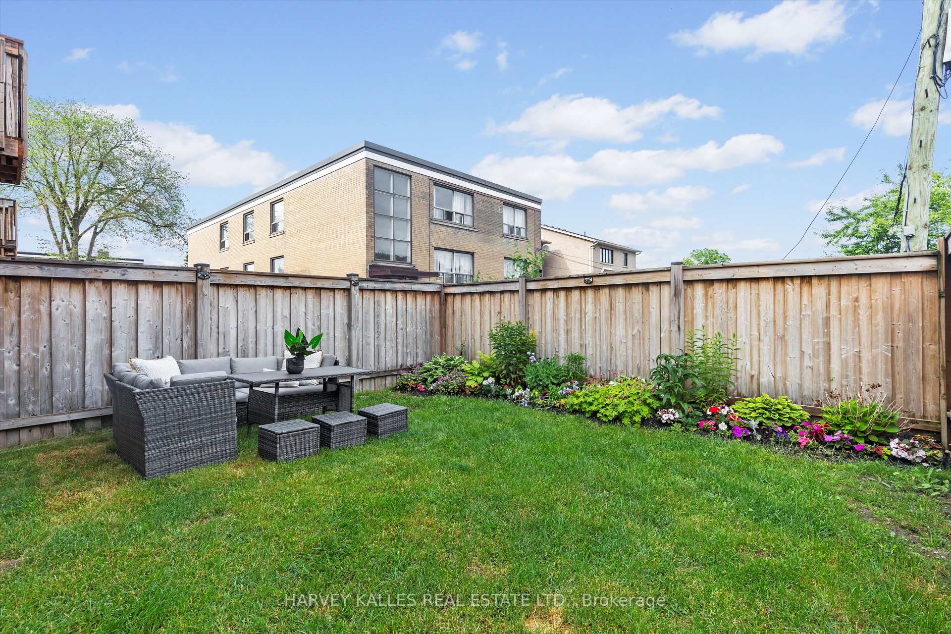 609A Harvie Avenue