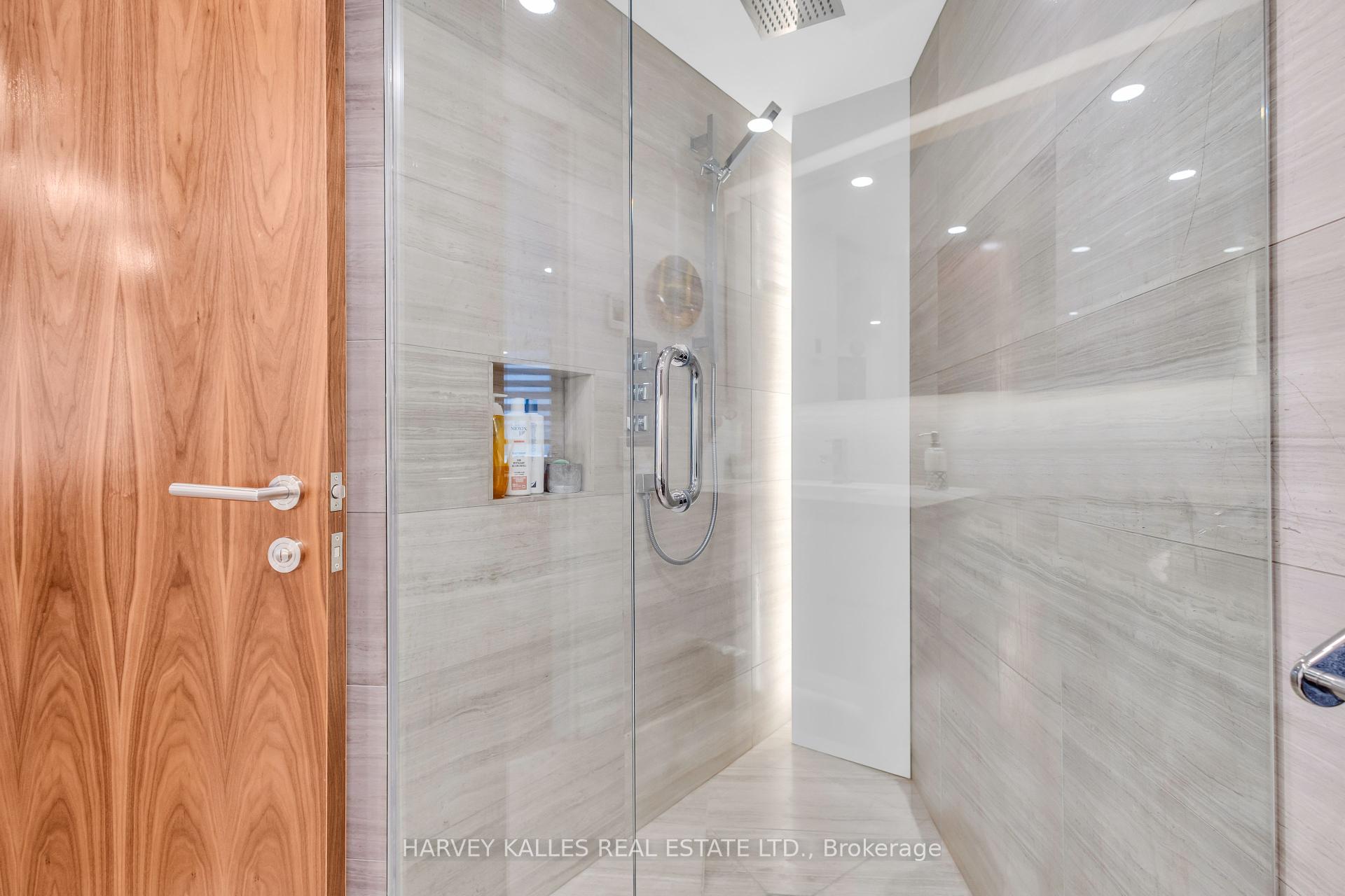 2 Bedrooms Condo at 1331 Bay, Toronto For sale